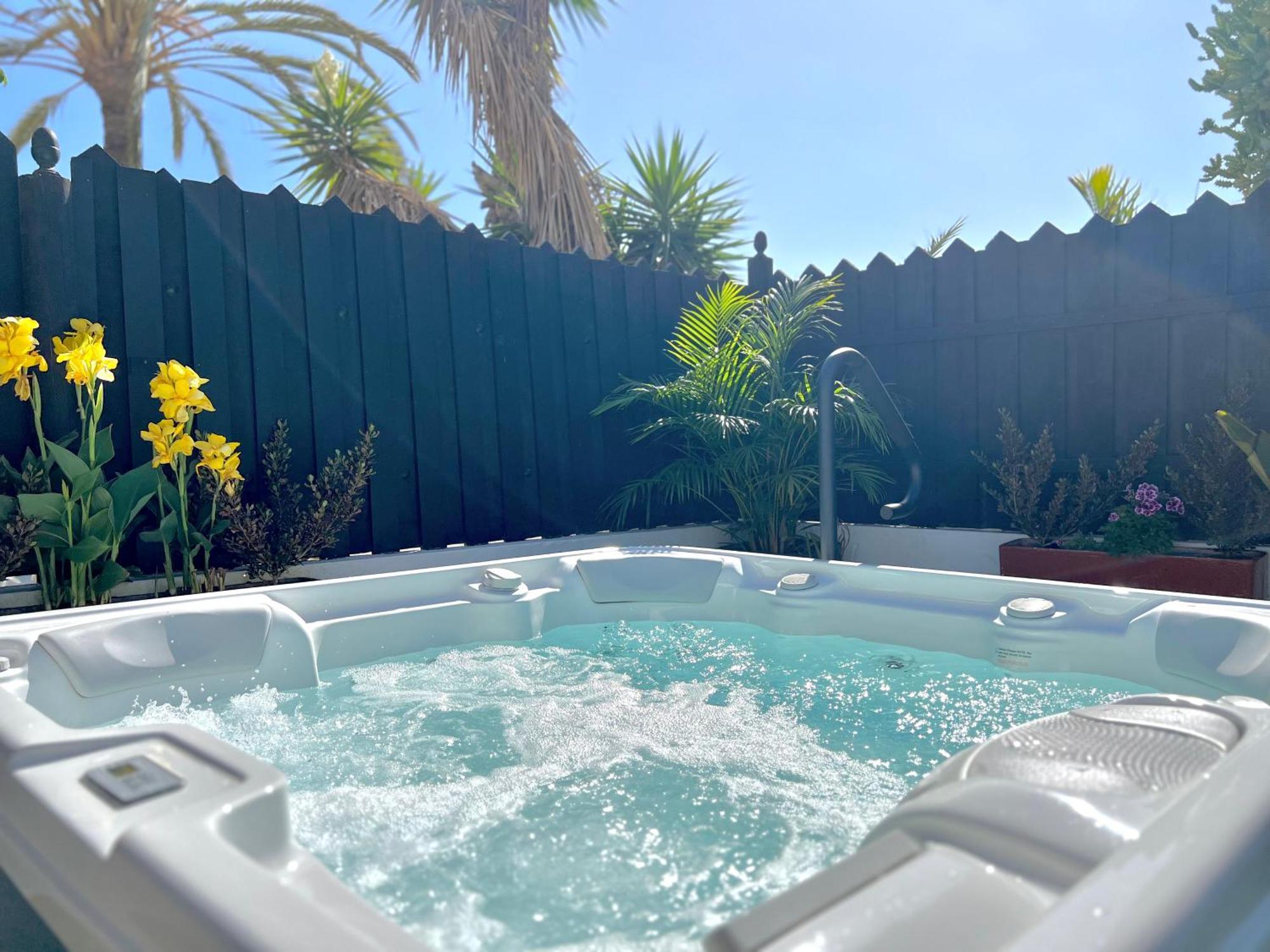 Oasis Beach Holiday Home With Jacuzzi Playa del Ingles  Exterior photo