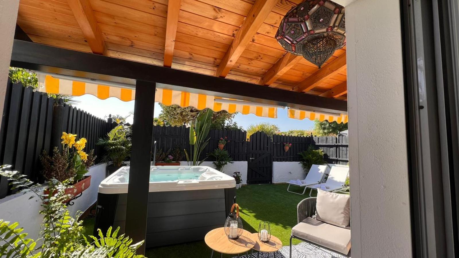 Oasis Beach Holiday Home With Jacuzzi Playa del Ingles  Exterior photo