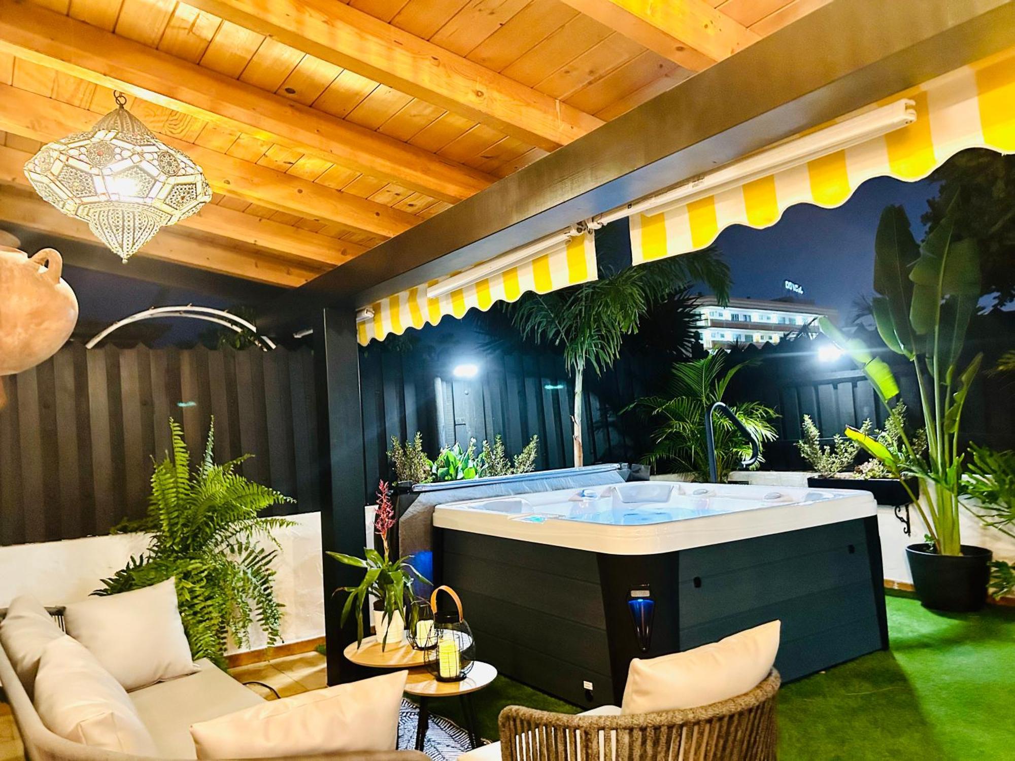 Oasis Beach Holiday Home With Jacuzzi Playa del Ingles  Exterior photo