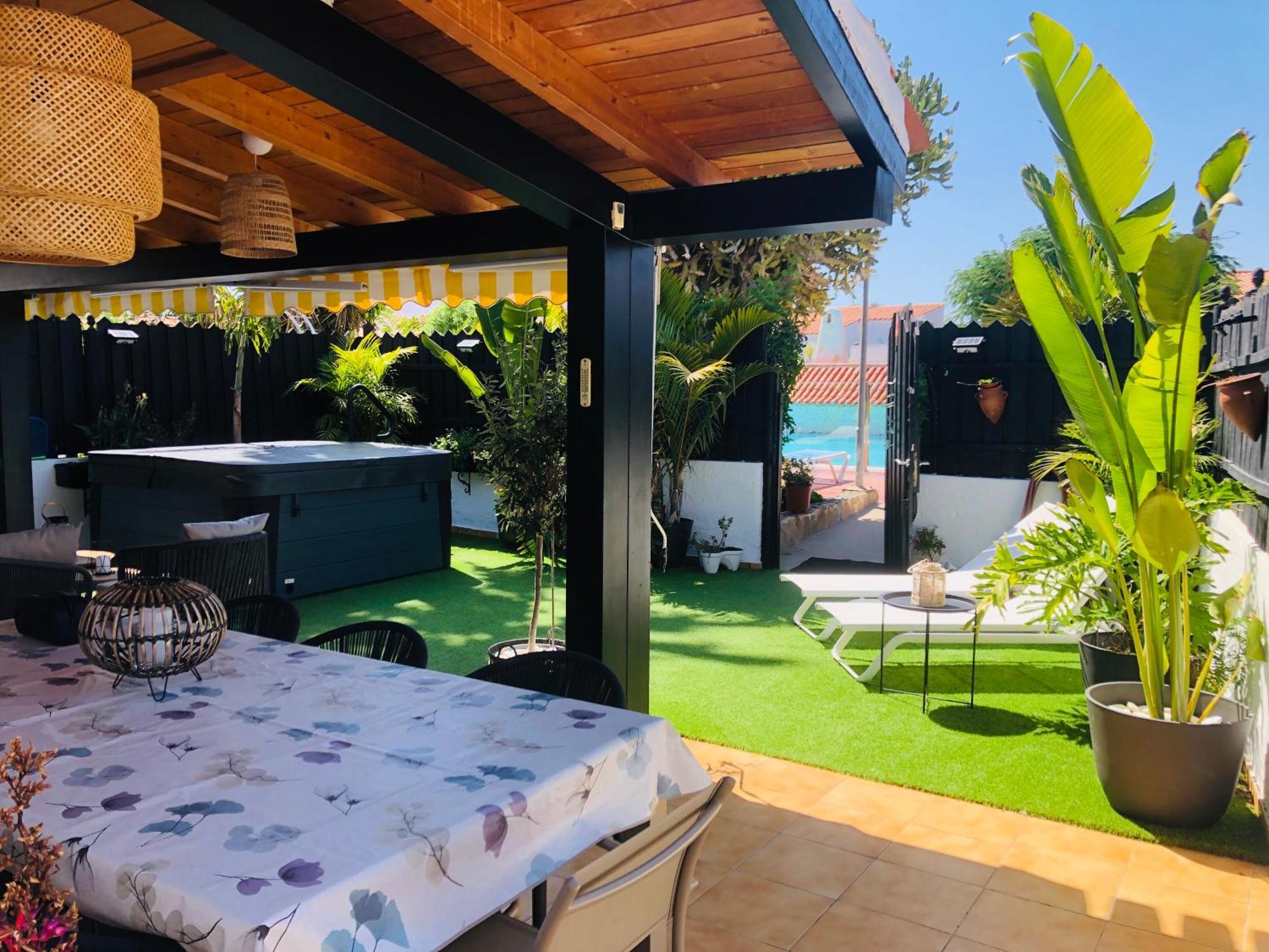 Oasis Beach Holiday Home With Jacuzzi Playa del Ingles  Exterior photo